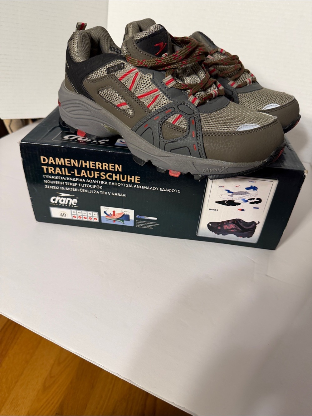 Crane Men's Olive Trail Running Shoes with Red Accents